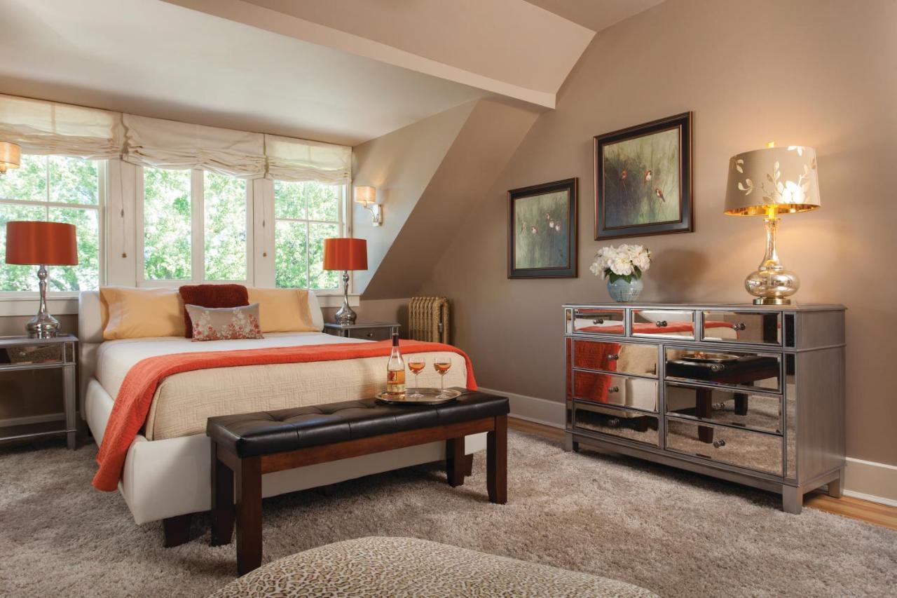 Gothic Eves Inn And Spa Bed And Breakfast Trumansburg Eksteriør billede