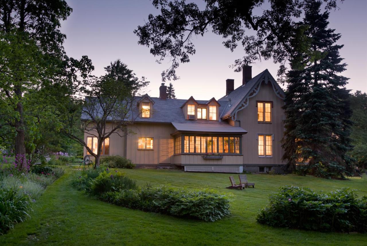 Gothic Eves Inn And Spa Bed And Breakfast Trumansburg Eksteriør billede