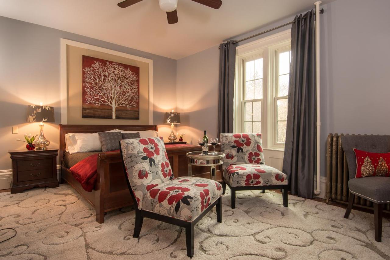 Gothic Eves Inn And Spa Bed And Breakfast Trumansburg Eksteriør billede