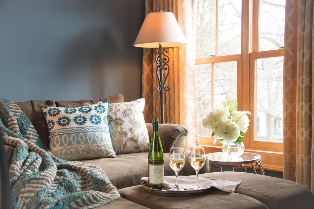 Gothic Eves Inn And Spa Bed And Breakfast Trumansburg Eksteriør billede