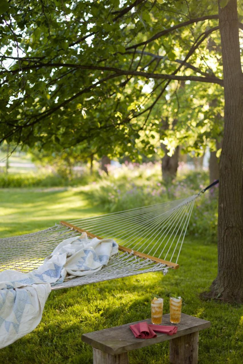 Gothic Eves Inn And Spa Bed And Breakfast Trumansburg Eksteriør billede